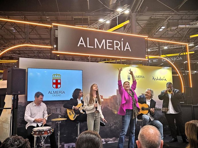 Presentación de la campaña 'Respira, siente, vive Almería' en Fitur.