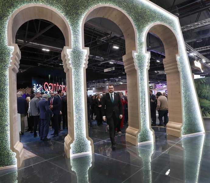 El presidente del Principado, Adrián Barbón en Fitur.