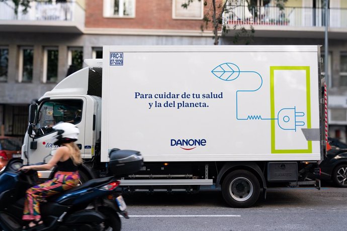 Archivo - Camión eléctrico de Danone.