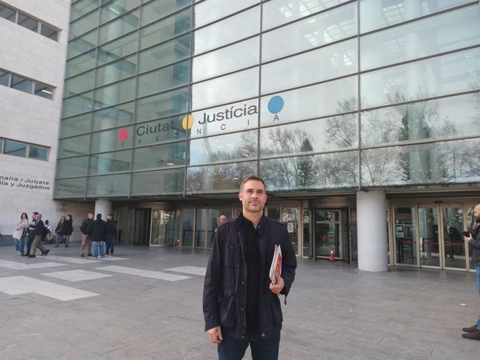 Compromís denuncia davant de Fiscalia a Educació per prevaricació i desobediència en l'Acord de plantilles