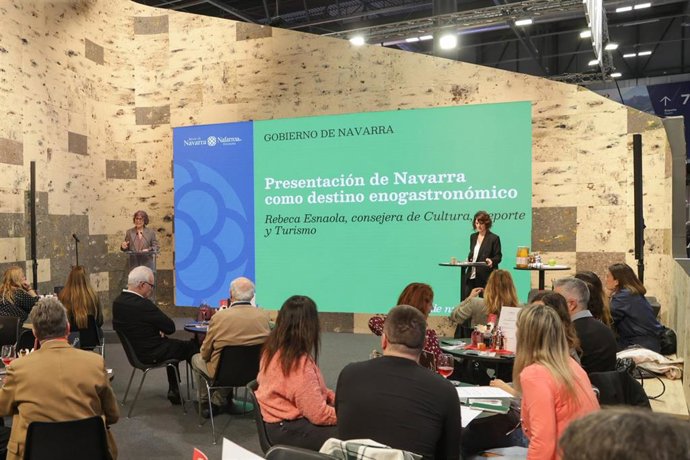 La consejera Esnaola en la presentación en FITUR