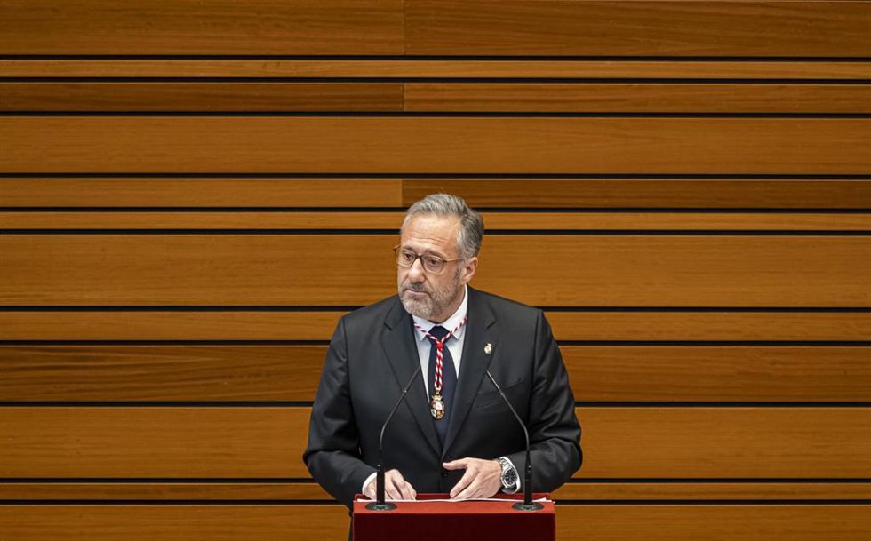 Archivo - El presidente de las Cortes de Castilla y León, Carlos Pollán, interviene durante el acto de celebración del 40 Aniversario del Estatuto de Autonomía de Castilla y León en las Cortes de la región, a 24 de febrero de 2023, en Valladolid, Castil