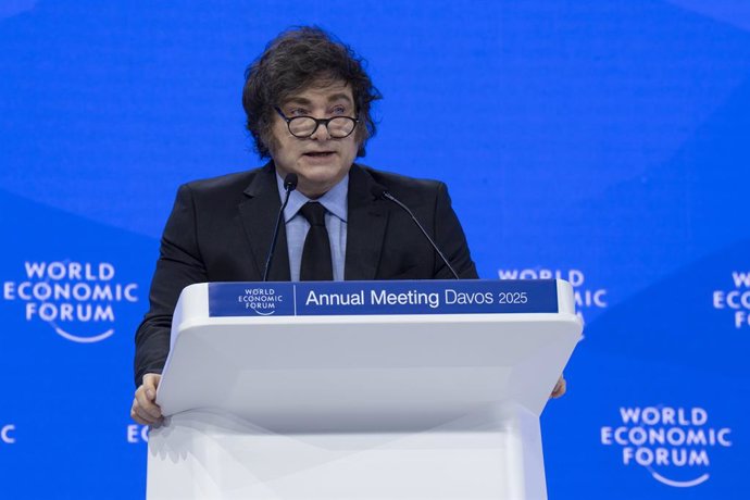 HANDOUT - 23 January 2025, Switzerland, Davos: Argentina's President Javier Milei addresses the audience during the World Economic Forum (WEF) annual meeting. Photo: Gabriel Lado/World Economic Forum/dpa - ATTENTION: editorial use only and only if the cre