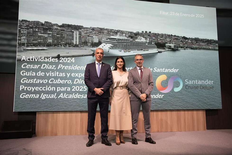 De izda a derecha: El director general de Turismo del Gobierno de Cantabria, Gustavo Cubero; la alcaldesa de Santander, Gema Igual, y el presidente de la Autoridad Portuaria de Santander, César Díaz, en el acto de Santader Cruise Deluxe