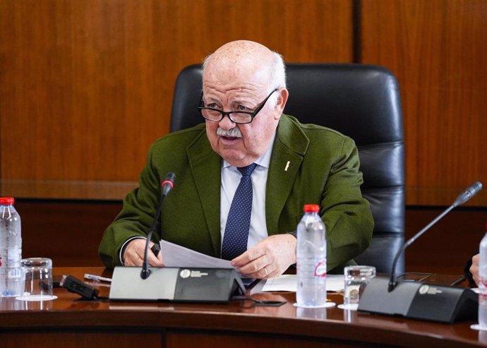 El presidente del Parlamento de Andalucía, Jesús Aguirre, este jueves durante la reunión de la Diputación Permanente.