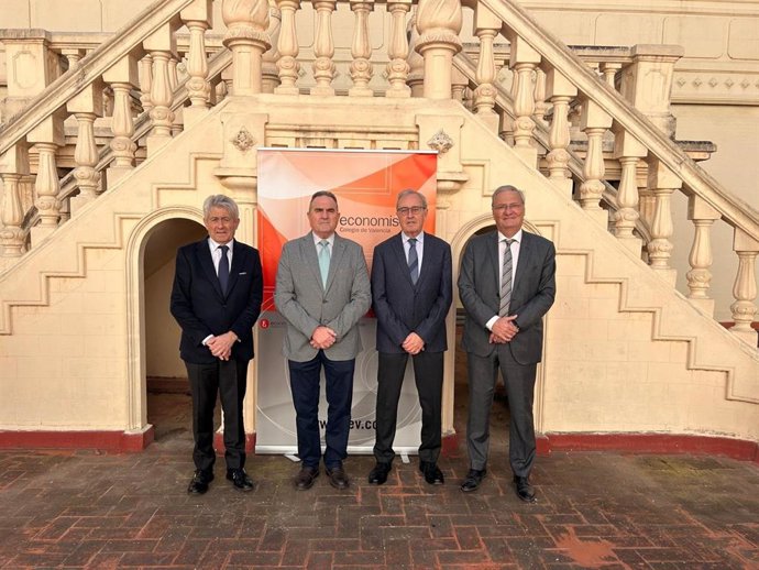 La Comisión Permanente del Consejo General de Economistas de España (CGE) se reúne en la sede del Colegio de Economistas de Valencia (COEV)