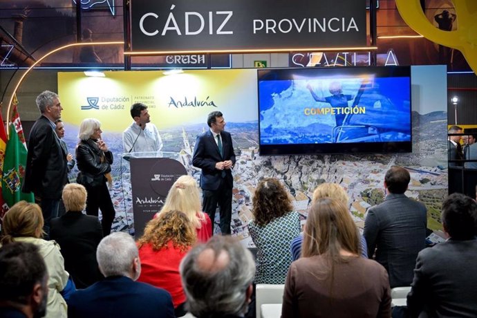 El alcalde ed Cádiz, Bruno García, en la presentación de la Regata Globe 40 en Fitur.