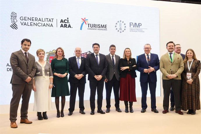 La Generalitat y varios municipios acuerdan "cooperar frente al intrusismo" en el sector de pisos turísticos.