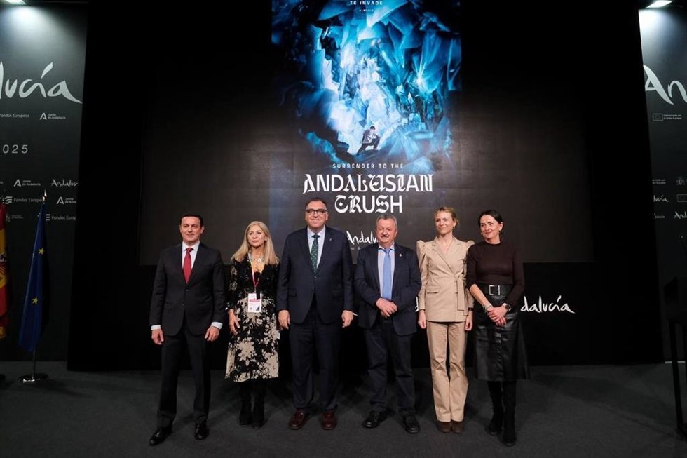 La Junta presenta en Fitur la geoda de pulpí (Almería) como atractivo turístico internacional.