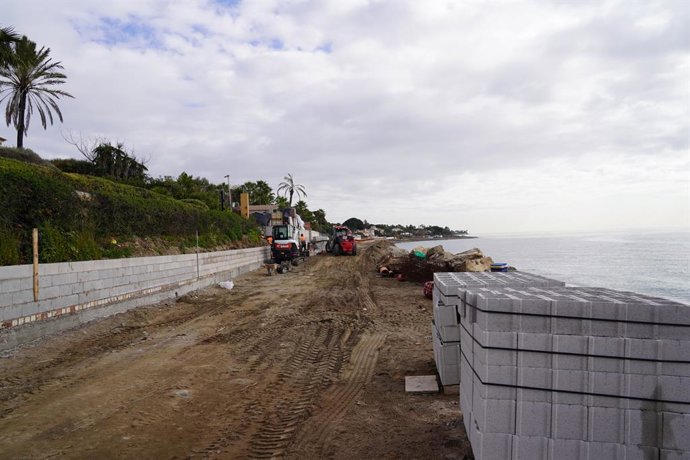 El Ayuntamiento de Estepona impulsa el corredor litoral con el avance de las obras en Benamara y los proyectos para Bahía Dorada y Atalaya.