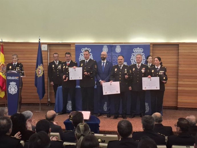 Acto homenaje celebrado por la Policía Nacional de León por el 201 aniversario del cuerpo.