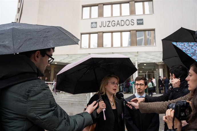 La presidenta de Abogados Cristianos, Polonia Castellanos, tras la declaración del humorista, QueQué como investigado por animar a dinamitar la cruz del Valle de los Caídos, en los Juzgados de Plaza de Castilla, a 23 de enero de 2025, en Madrid (España).