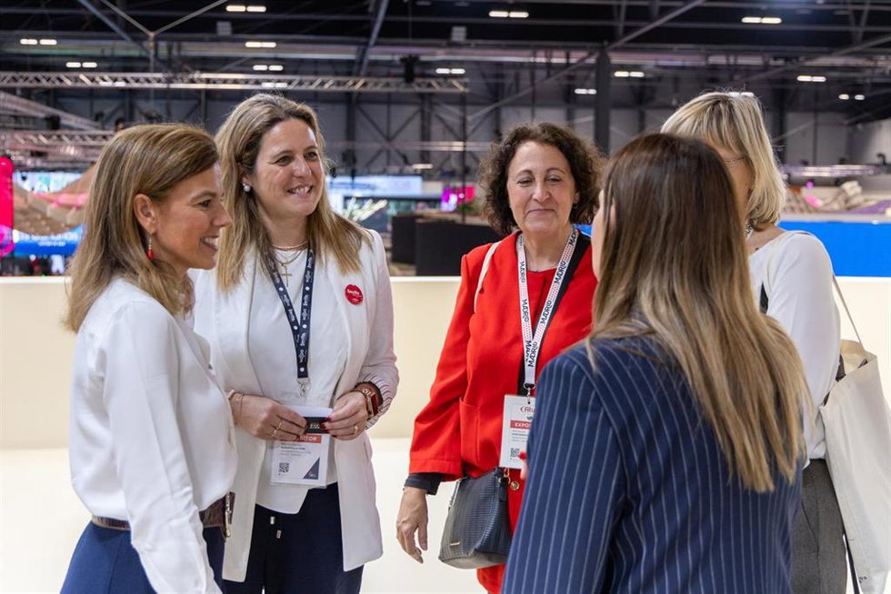 Sevilla firma un convenio con Madrid para "fortalecer la imagen y marca de ambas ciudades".