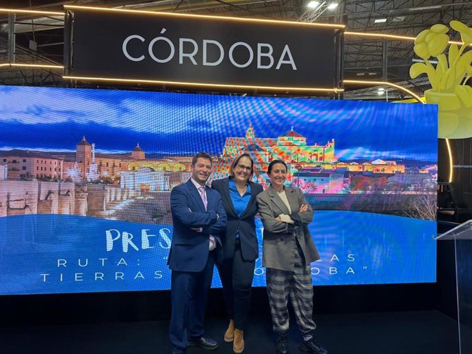 Juan José García, Blanca Torrent e Isa Calvache presentan en Fitur el proyecto 'Explora las Tierras de Córdoba', una campaña de diseño y comercialización de rutas turísticas para cada mes del año por las siete comarcas cordobesas.