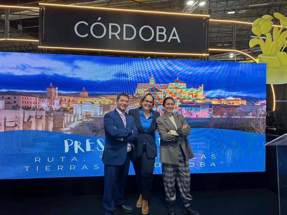 Juan José García, Blanca Torrent e Isa Calvache presentan en Fitur el proyecto 'Explora las Tierras de Córdoba', una campaña de diseño y comercialización de rutas turísticas para cada mes del año por las siete comarcas cordobesas.