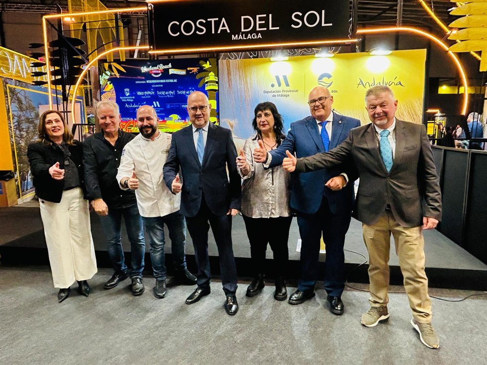 Representantes muncipales de Vélez-Málaga presentan en Fitur el destino.