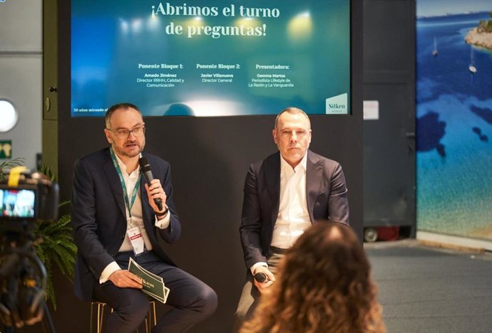 El director general de Silken Hoteles, Javier Villanueva; y el director de Recursos Humanos, Calidad y Comunicación, Amado Jiménez.