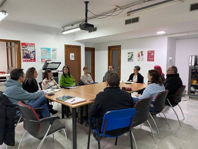 Un momento de la reunión entre Adelante Andalucía y la Plataforma de Ampas Cordobesas 'Niños del Sur'.