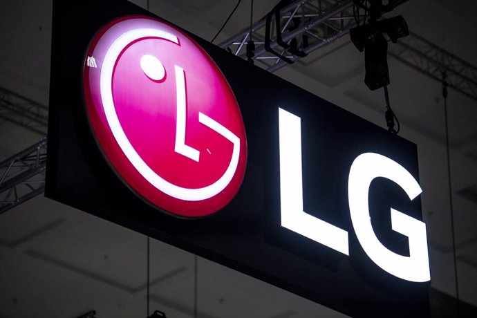 Archivo - FILED - 01 September 2022, Berlin: LG's logo at the IFA electronics trade show. Photo: Fabian Sommer/dpa