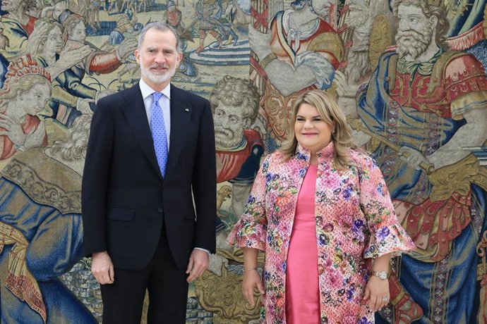 El Rey Felipe VI reciba a la gobernadora de Puerto Rico, Jenniffer González Colón, en el Palacio de la Zarzuela