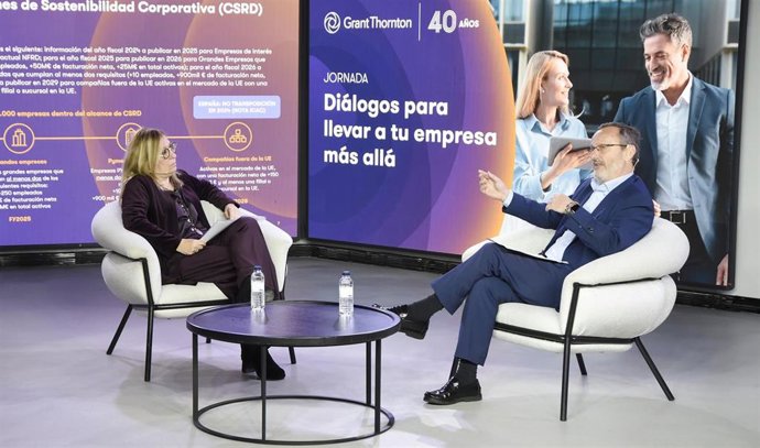 La socia de Auditoría y directora de Práctica Profesional, Gemma Soligó, y el socio de Auditoría y socio responsable de Assurance no Financiero, Sergi Puig-Serra, durante su intervención.