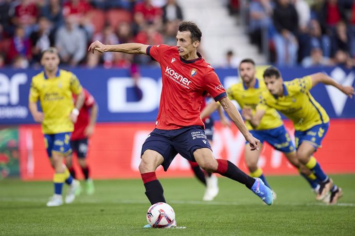 Archivo - Ante Budimir of CA Osasuna in action during the LaLiga EA Sports match between CA Osasuna and UD Las Palmas at El Sadar on September 21, 2024, in Pamplona, Spain.