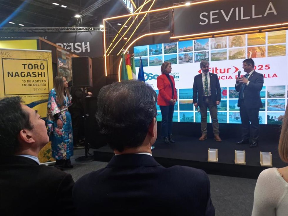 Presentación de la ceremonia Toro Nagashi de Coria en Fitur