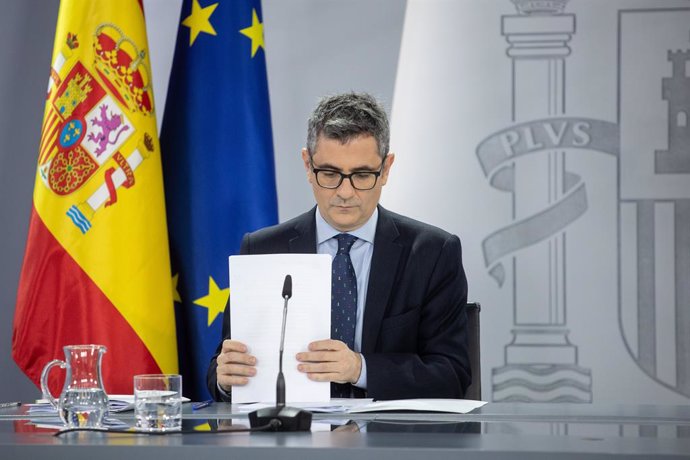 El ministro de la Presidencia, Justicia y Relaciones con las Cortes, Félix Bolaños, durante una rueda de prensa tras el Consejo de Ministros, en el Palacio de la Moncloa, a 21 de enero de 2025, en Madrid (España). El Consejo de Ministros ha aprobado el de