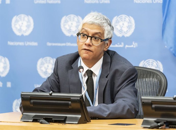 Archivo - June 14, 2021, New York, New York, United States: Deputy Spokesman of the UN Secretary General Farhan Aziz Haq conducts press conference by High Commissioner for Refugees Filippo Grandi on annual report on refugees and displacement people at UN 