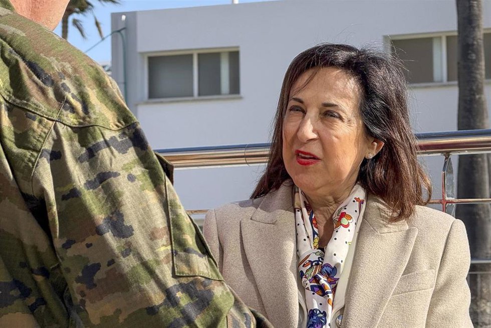 La ministra de Defensa, Margarita Robles, durante una visita a familiares de combatientes ucranianos en la residencia militar de acción social de Castellón 'La Plana', a 16 de enero de 2025, en Castellón, Comunidad Valenciana (España).