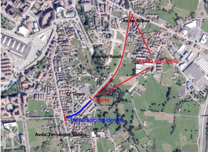 Cortes de tráfico y afecciones en el Torrebús por obras de urbanización en el polígono El Valle de Torrelavega