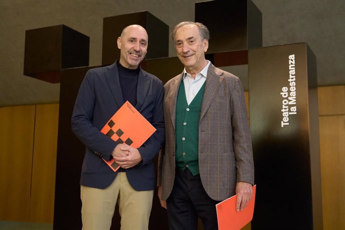 Manuel Ibáñez Caballero, director general de Teknoservice, y Javier Menéndez Álvarez, director general del Teatro