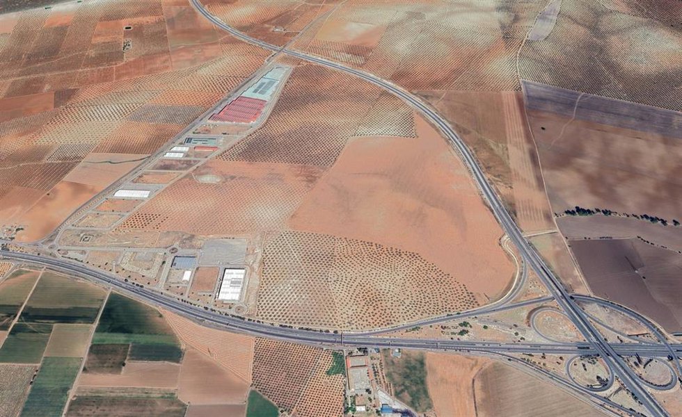 Consum garantiza su expansión en Andalucía con la compra de 163.000 m 2 de suelo logístico en Antequera