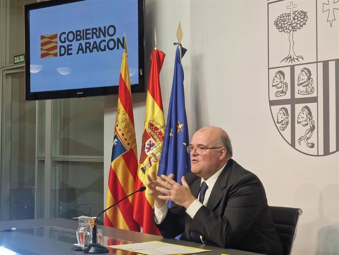 El director general de Personal, Formación e Innovación ha avanzado el plan de trabajo para reducir la burocracia.