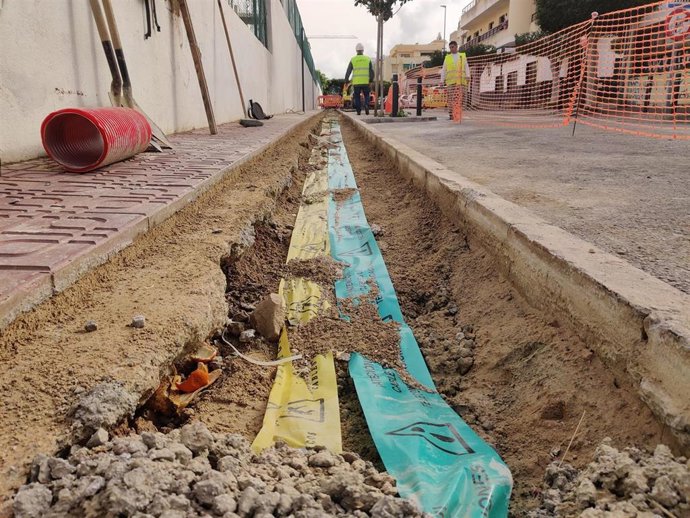 Instalación del nuevo cableado en Son Ferriol.
