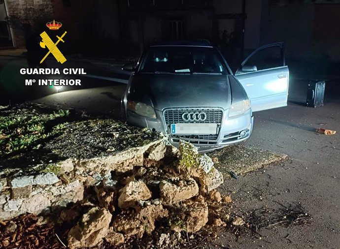 Detenido en Burgos el autor del robo de un coche bajo intimidación y otros seis ilícitos más .