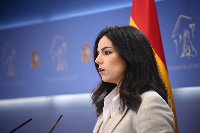 La portavoz de VOX en el Congreso, Pepa Millán, durante una rueda de prensa en el Congreso de los Diputados.