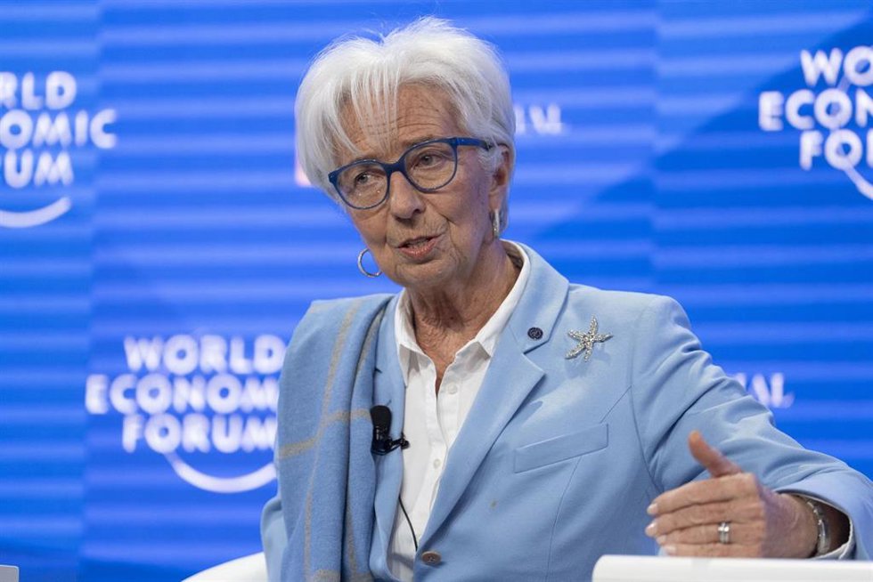 HANDOUT - 22 January 2025, Switzerland, Davos: President of the European Central Bank Christine Lagarde speaks at "Beyond Crisis: Unlocking Europe's Potential session" during the World Economic Forum Annual Meeting. Photo: Valeriano Di Domenico/World Ec