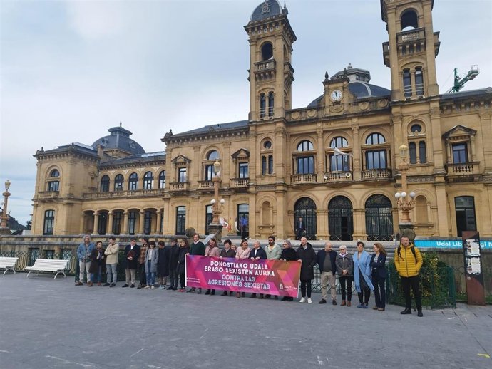 Concentración contra la última agresión sexual en San Sebastián.