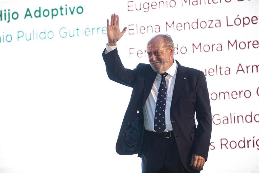 Archivo - El presidente de la Diputación de Sevilla, Fernando Rodríguez Villalobos, en una imagen de archivo.