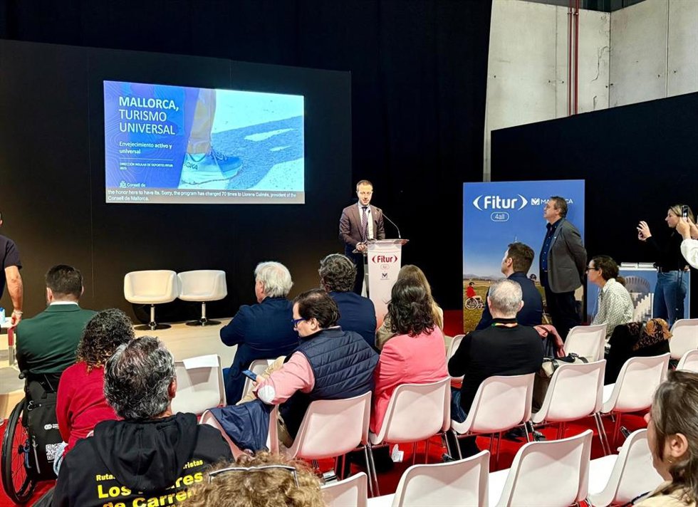 El presidente del Consell de Mallorca, Lloren Galmés, inaugura la segunda edición de 'Fitur4all'.
