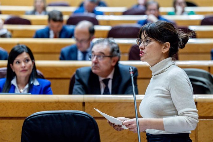 Archivo - La ministra de Juventud e Infancia, Sira Rego, durante una sesión de control al Gobierno