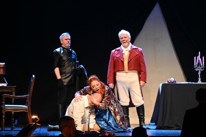 Representación de la ópera 'Tosca' en el auditorio municipal.