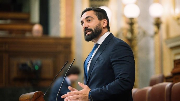 El diputado de Vox en el Congreso por Granada, Jacobo Robatto