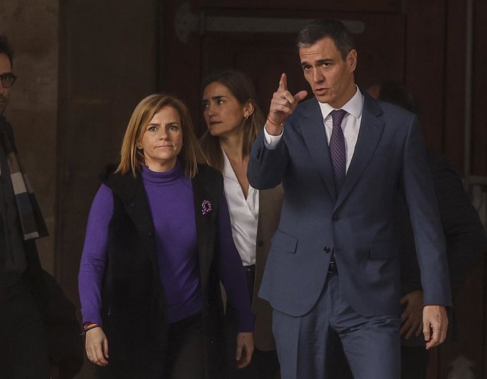 La delegada del Govern a València, Pilar Bernabé i el president del Govern, Pedro Sánchez, en imatge d'arxiu