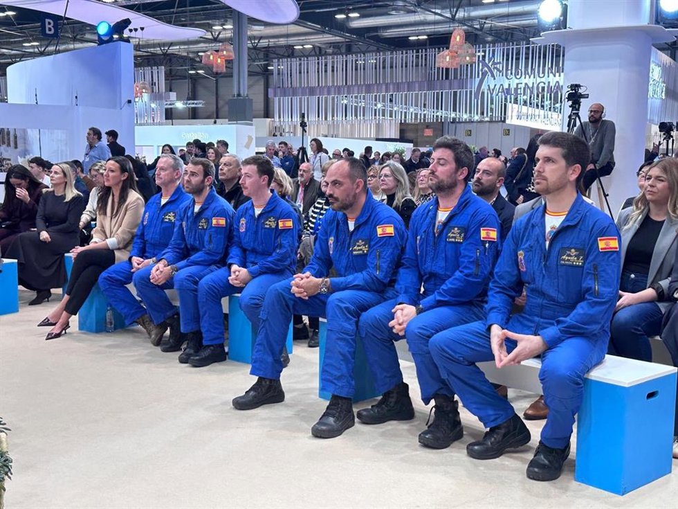 Miembros de la Patrulla Águila en Fitur