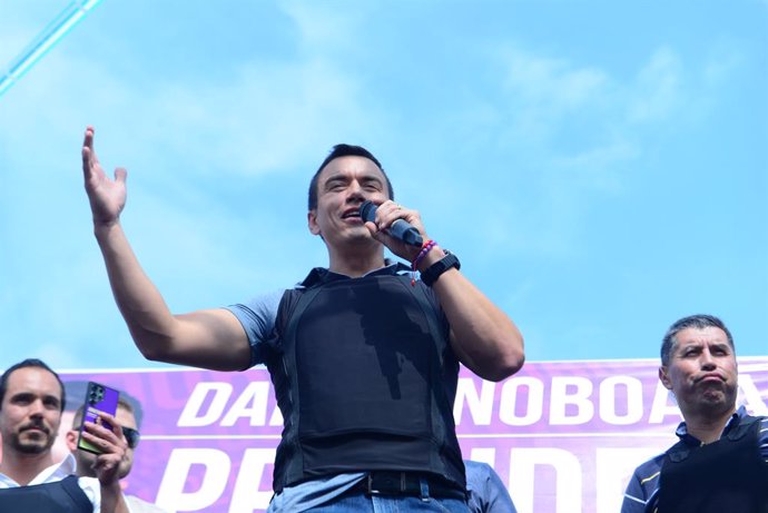 Archivo - October 9, 2023, Guayaquil, Ecuador: (INT) Daniel Noboa's Press Conference at Cristo Del Consolation Sector. October 09, 2023, Guayaquil, Ecuador: The Ecuador Presidential candidate gave a speech in the Cristo del Consolation sector during his c