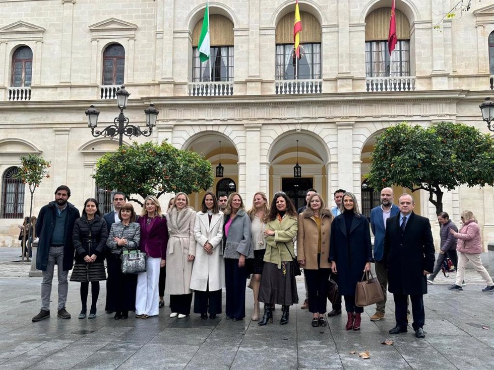 El Grupo de Respuesta Nacional (GRN) de Familia de Vox ante el Ayuntamiento de Sevilla
