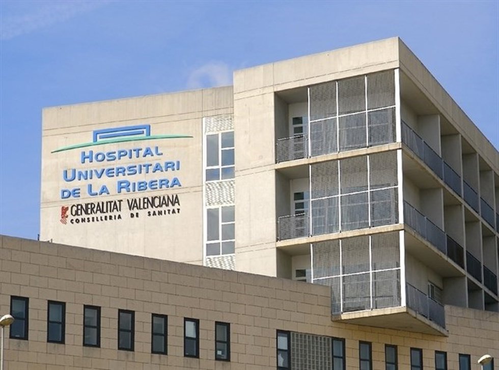 Archivo - Hospital de La Ribera, en Alzira