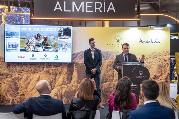 El destino 'Costa de Almería' da a conocer sus herramientas de IA en Fitur.